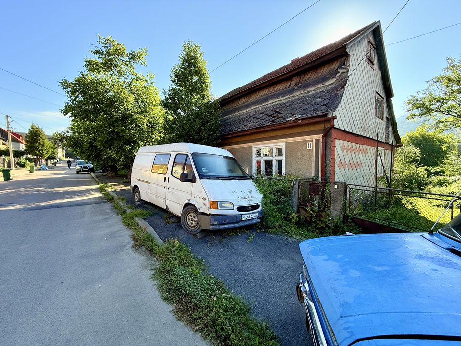Житловий будинок в центрі м. Рахів, продаж дому, дім