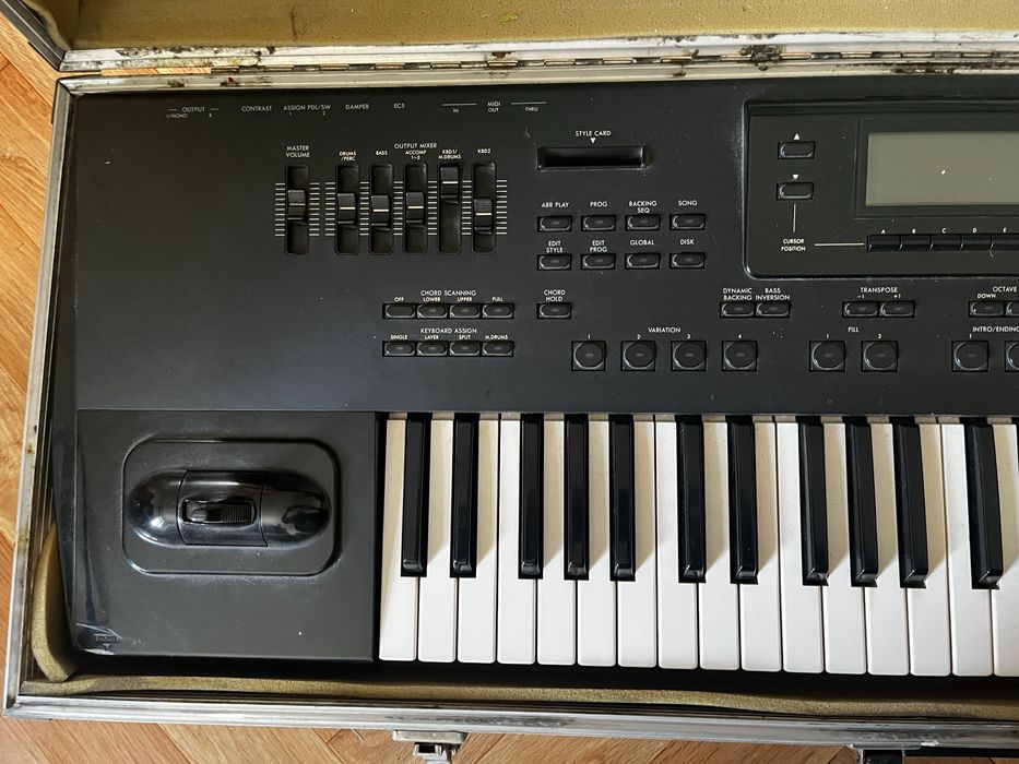 Korg i3 синтезатор