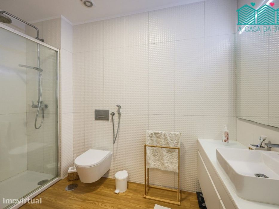 Apartamento T2 com Lugar de Garagem no Bairro do Liceu