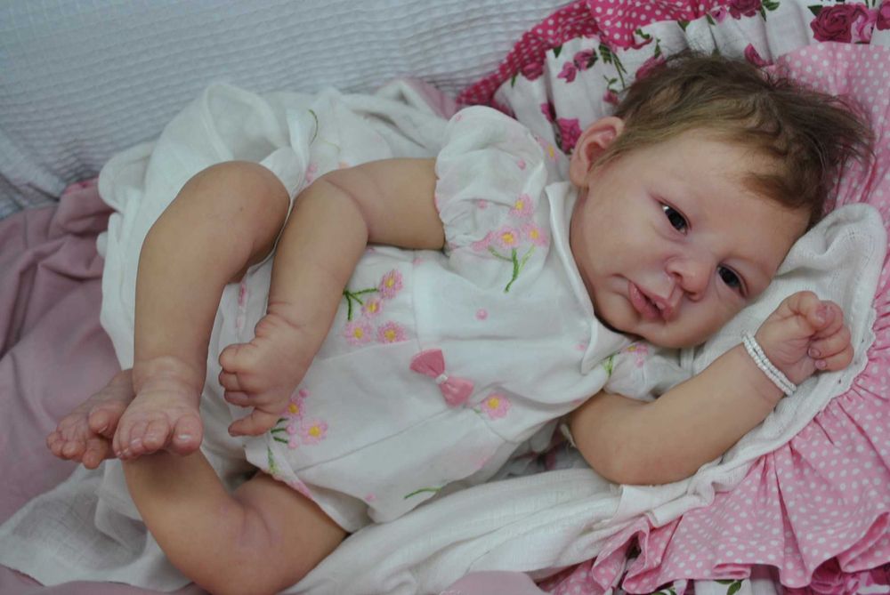 Niezwykle realistyczna lalka reborn oryginalny kit od ręki brzuszek