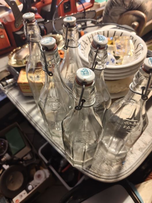 Zestaw 6 starych butelek 1 litr.vintage.