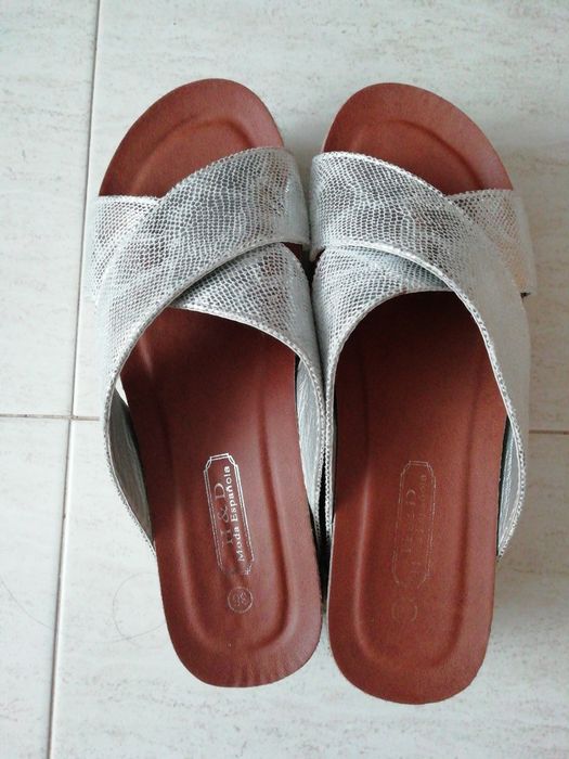 Sandálias prateadas n°38