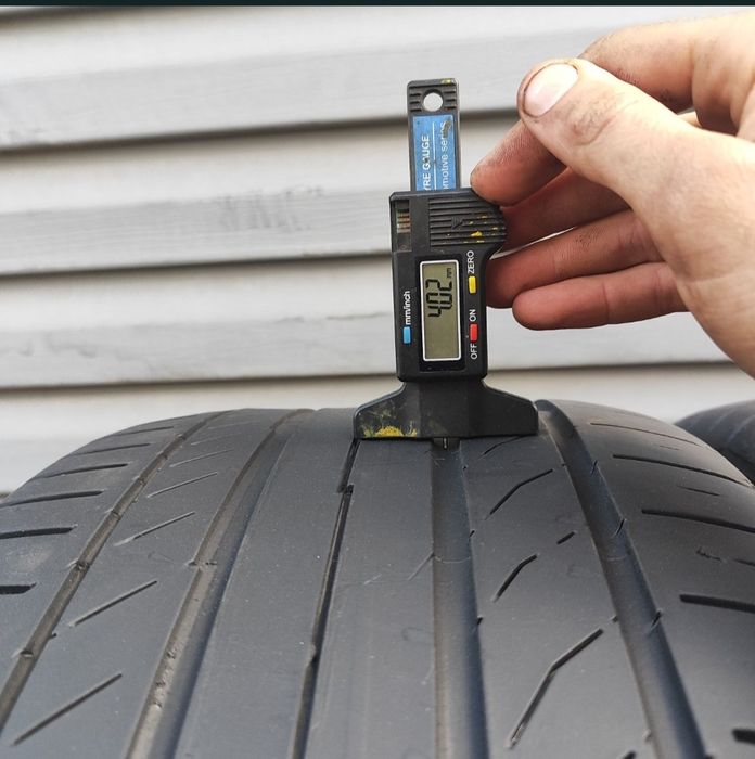 Пара літніх шин Continental 255/45 R18 001877