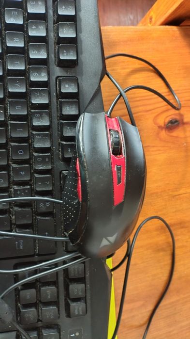 Telcado gaming com rato