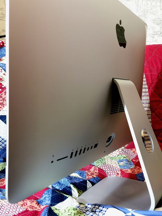 Apple iMac Retina 21.5" 4K,  Intel i7 5775R 3.3GHz, 16GB/ 1TB SSD m.2