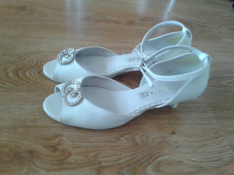 buty damskie, białe, rozm. 37