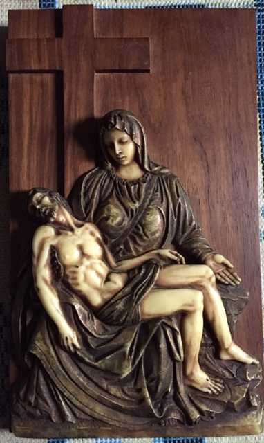 Quadro religioso em madeira (alto relevo)