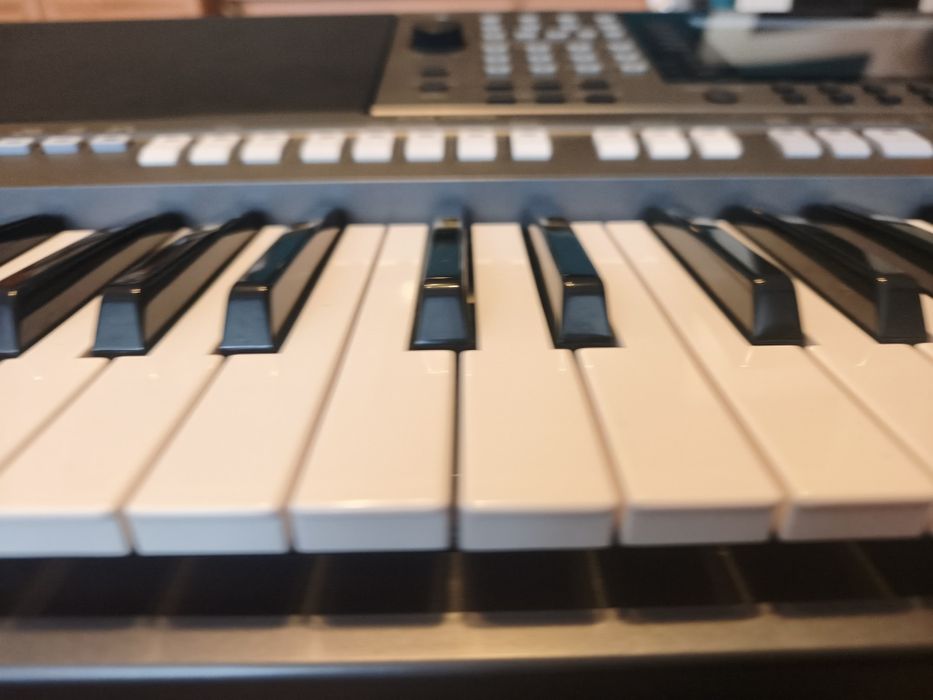 Yamaha psr s 770