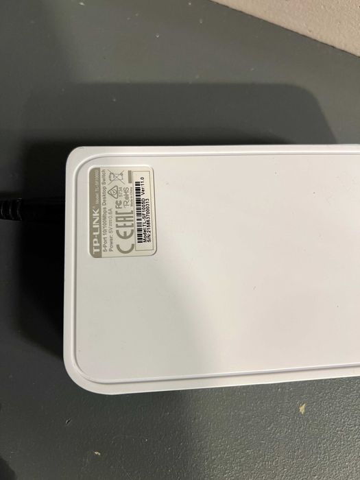 Switch TP-Link TL-SF1005D – 5 portów zasilacz w zestawie