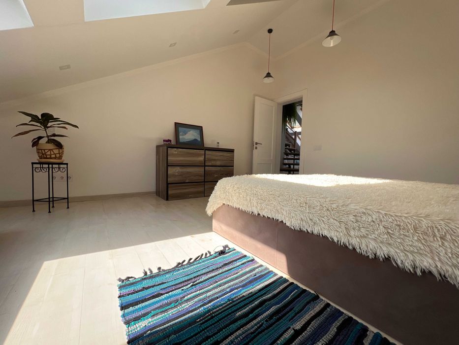 Оренда 2-кімнатної квартири з терасою на Петропавлівській Борщагівці