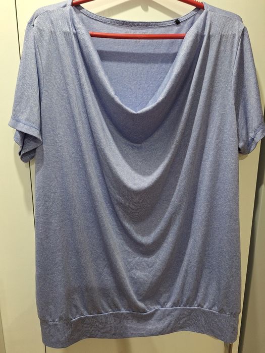 Bluzka z dekoldem typu woda