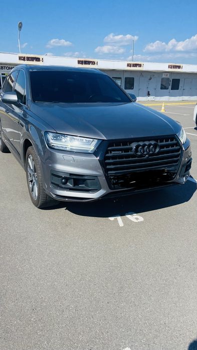 Авто в оренду з водієм Audi Q7