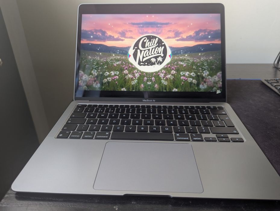 MacBook Air M1 2020 – 8 GB RAM / 256 GB SSD – Sprawny