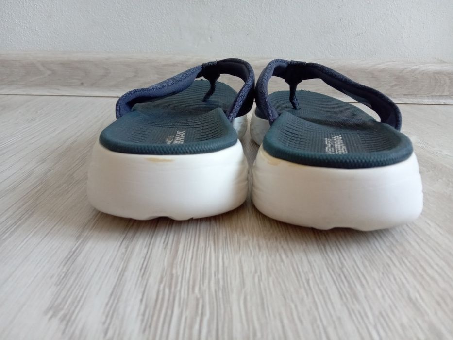 Japonki Skechers On-The-Go r.37