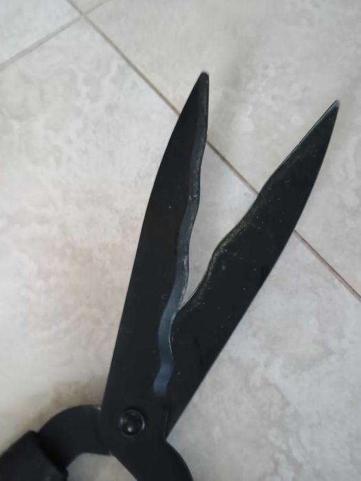 Nożyce do żywopłotu FISKARS