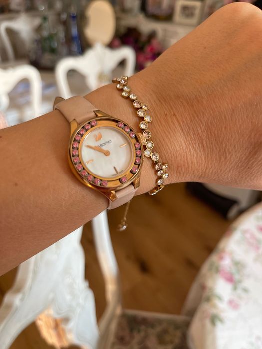 Swarovski zegarek skóra plus brylanciki
