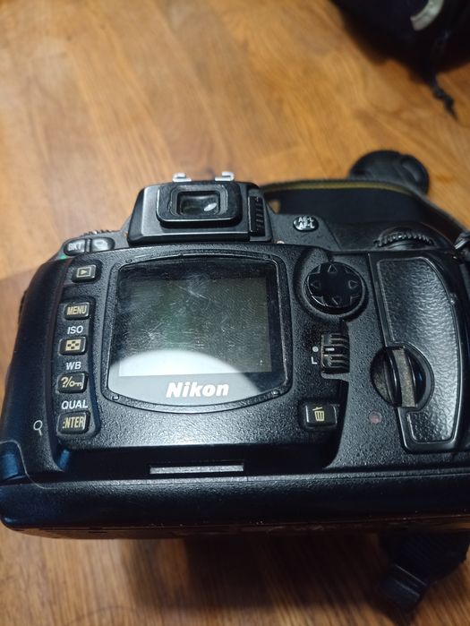 Nikon D80 i Nikon D70