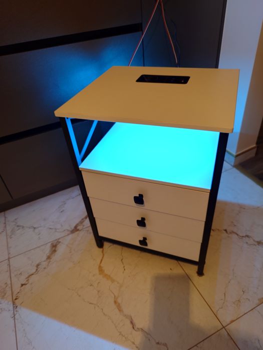 Stolik boczny biało czarny podswietlany