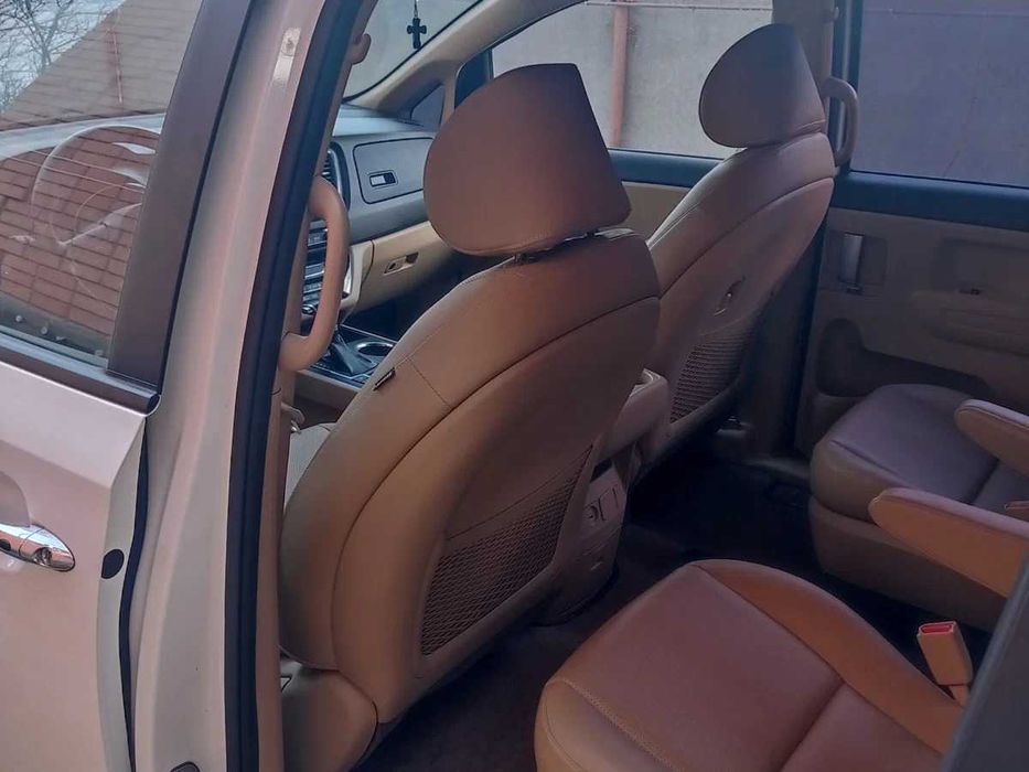 Kia Carnival 2018 сімейний автомобіль