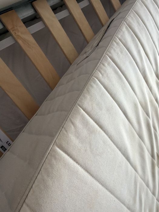 Colchão de molas ikea