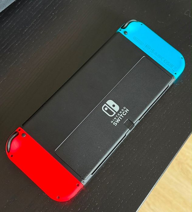 Nintendo Switch OLED + Acessórios + Mala de Transporte + 2 jogos