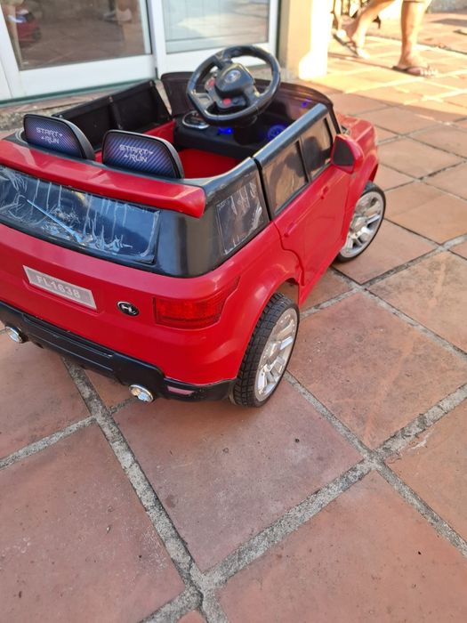 Carro telecomandado para criança