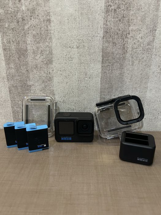 Продам GoPro Hero 10 Black + Повний комплект (зарядка dual, аквабокс)