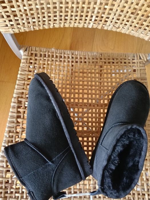 Botas pretas em pele, T38, tipo UGG