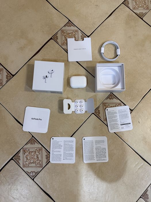 Nowy Apple AirPods Pro z ładujacym case