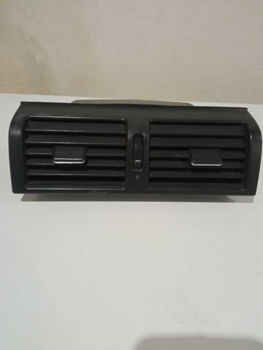 Воздуховод mercedes w210 центральный.