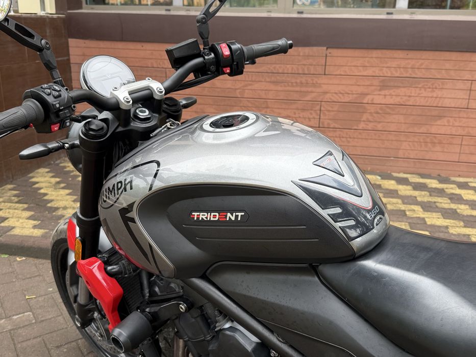 Мотоцикл Triumph Trident 660 2023 рік