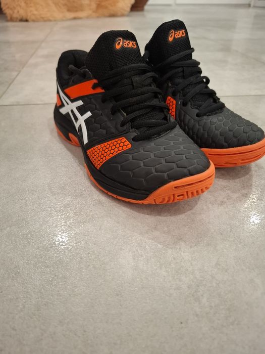 Оригинальні кросівки asics 35р