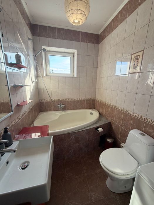 Здається будинок