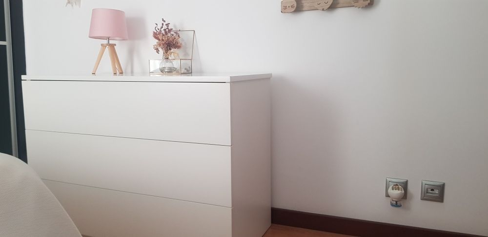 Comoda quarto criança lacado branco mate.