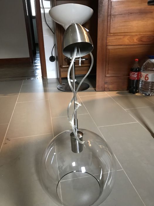 Candeeiro de tecto com globo em vidro