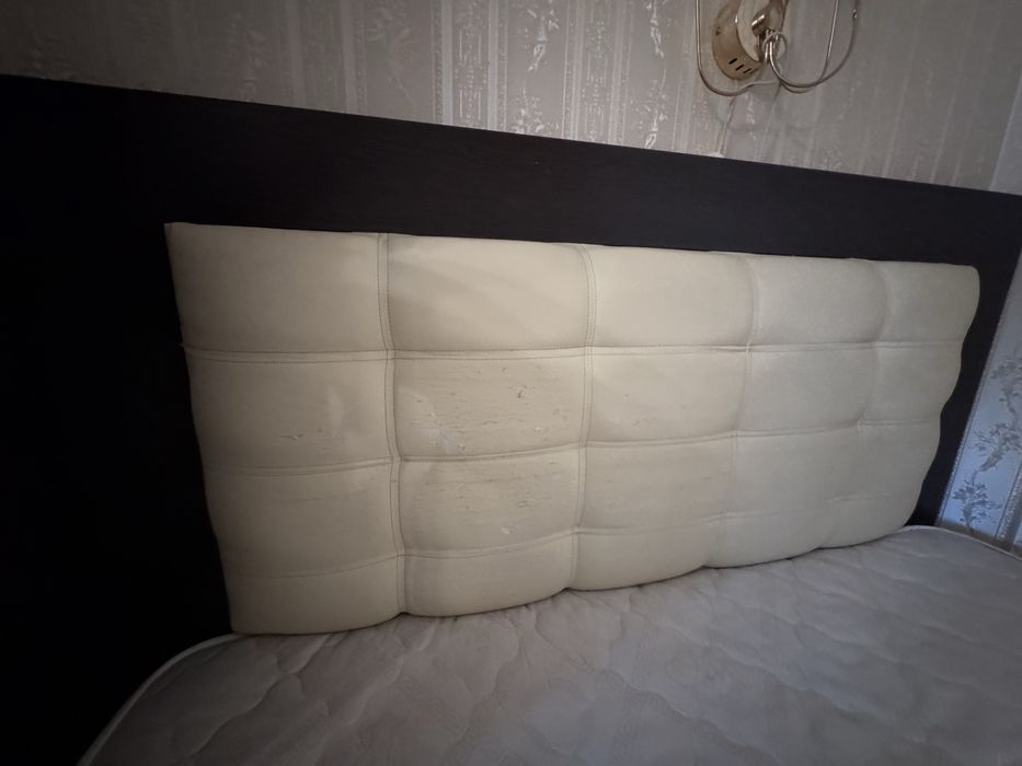 Ліжко з ламелями