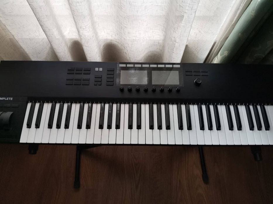 Native Instruments Komplete Kontrol S61 MK2 Ksawerów • OLX.pl
