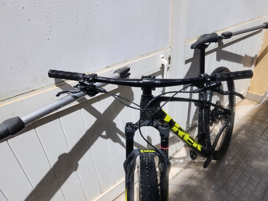 Bicicleta TREK carbono roda 29"