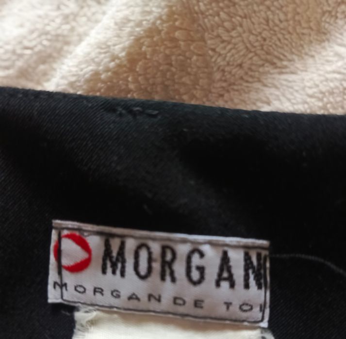 Czarna spódnica ołówkowa Morgan