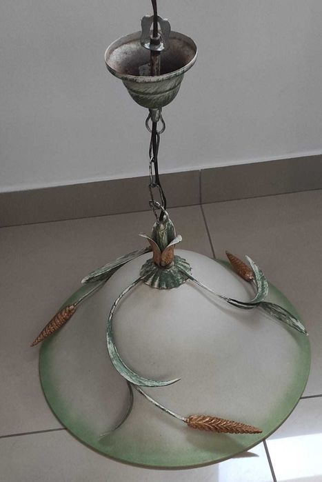 Candeeiro de Teto Vintage com Detalhes Rústicos – Impecável