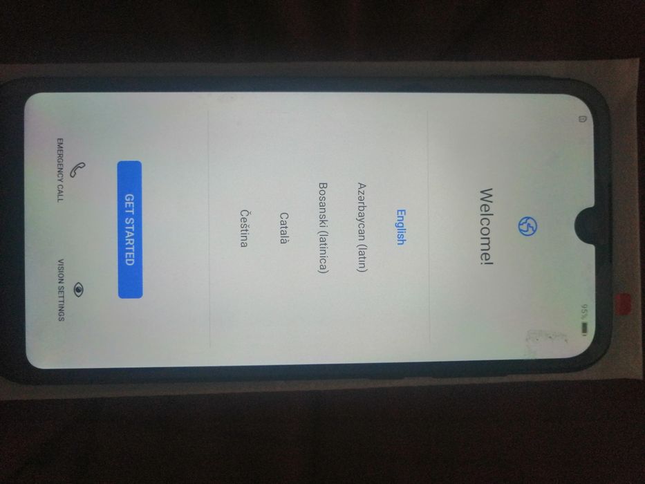 Telemóveis Huawei P8 Lite e Y5 2019 e Samsung J4+