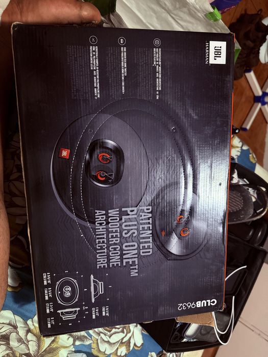 Colunas JBL novas