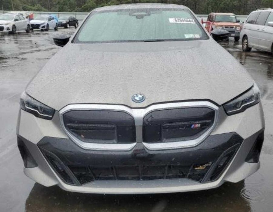 BMW i5 G60  бампер передній задній, б/у запчастини розборка