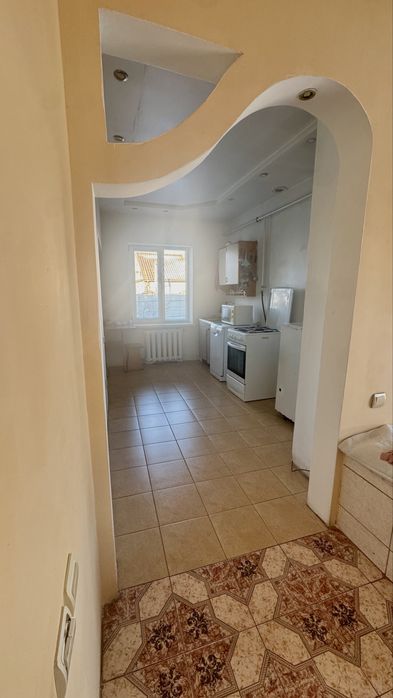 Продаж комерційного об’єкта з житловим будинком у м. Острог