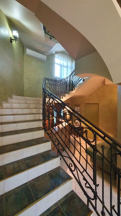 ПРОДАЖ ГОТЕЛЬНОГО КОМПЛЕКСА "Летючий Голандець" в м. Ужгород [діючий]