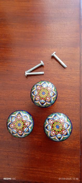 Vendo 3 puxadores em porcelana64284086158594120