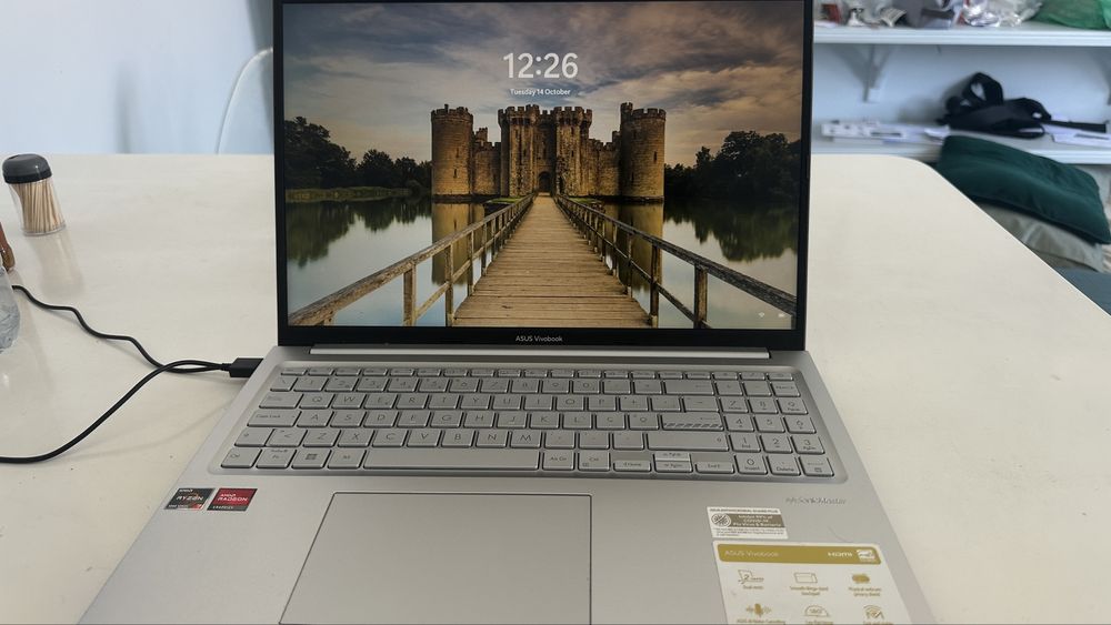 ASUS Vivobook 15 - Ryzen 7/16GB RAM/ SSS 512GB- Excellent Condition