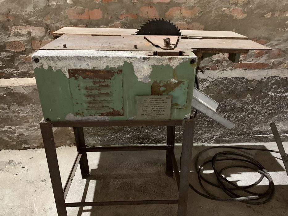 Продам станок деревообрабатывающий УНС в идеальном  состоянии