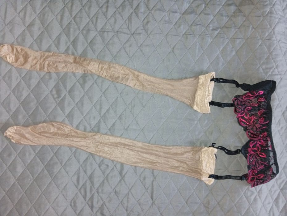 Элегантный пояс для чулок с вышивкой, чулки в комплекте, М