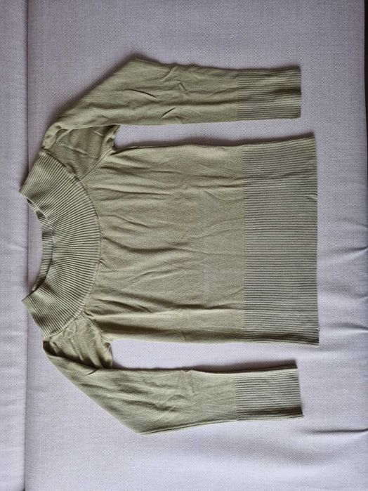 Oliwkowy sweter H&M, rozmiar 42